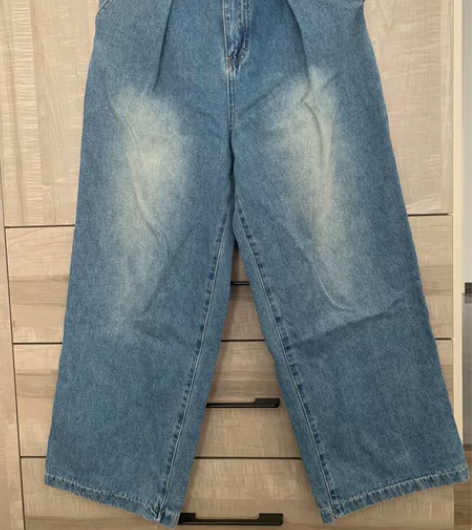阔腿牛仔裤,9成新。颜色超正,M码,腰围7...