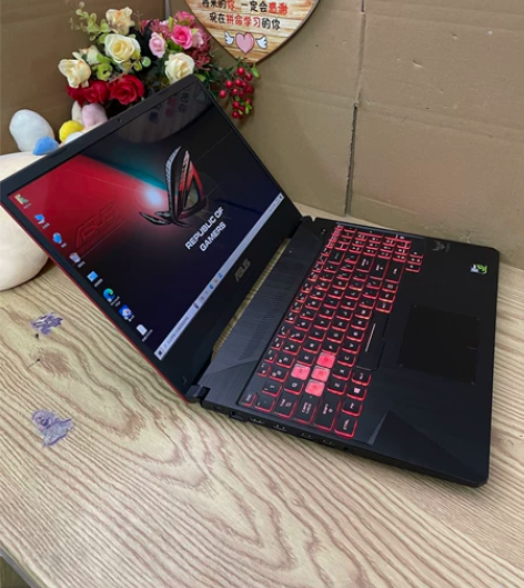 华硕飞行堡垒6  FX86，15.6英寸游...