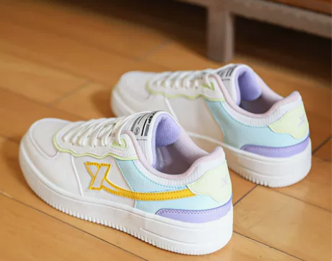 特步女鞋板鞋夏季2022新款运动鞋小白鞋休...