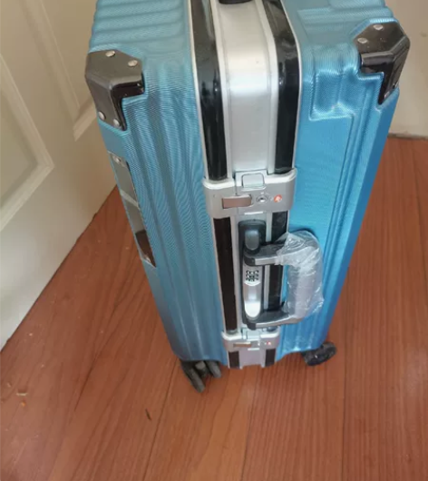 出一个24寸的拉杆箱 邢台同城自提几乎全新...