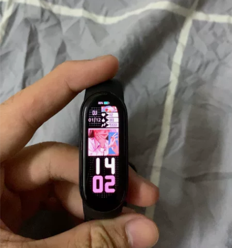 小米6手环 屏幕有划痕正常使用一个星期冲一...