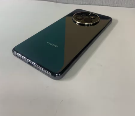 华为mate50黑金版8+256九月份才用...