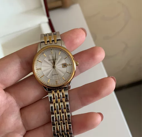 罗西尼女表。金色石英女表。走时精准。颜色好...