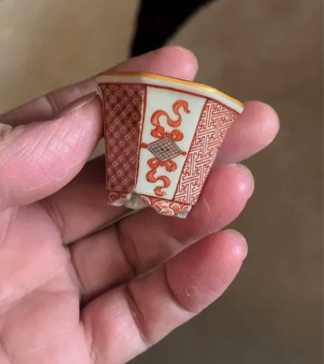 大德堂手绘矾红琴棋书画六边豆盆 仿古白泥手...
