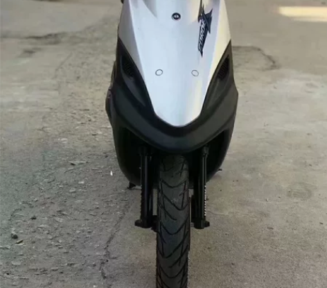 二手摩托车，踏板车，女装车准新车 雅马哈福...