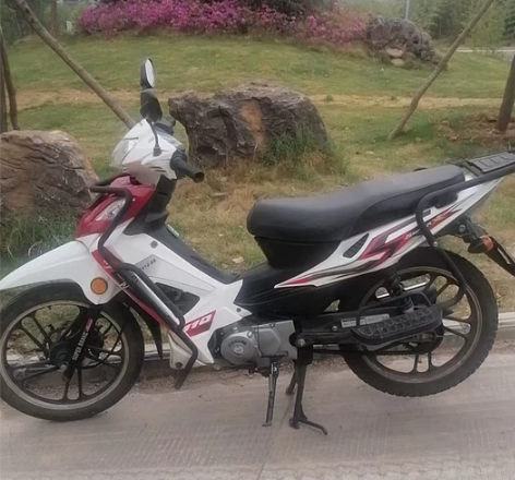出售二手银钢110摩托车  手续齐全 感兴...
