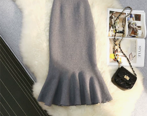 全新包臀裙  材质很舒服  但我有一条白色...