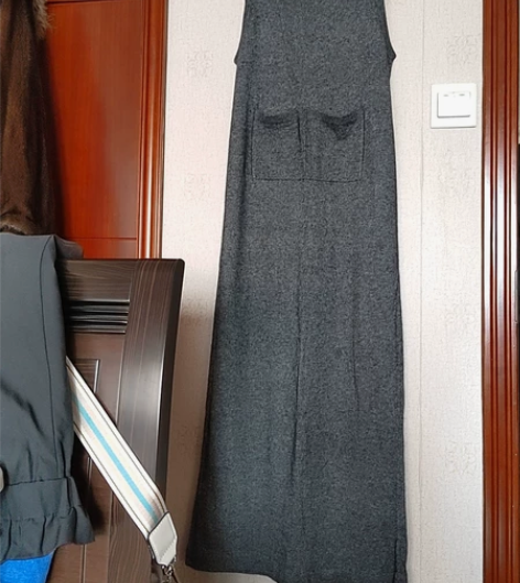 长款吊带羊绒裙子，60%羊绒，搭配打底衫，...