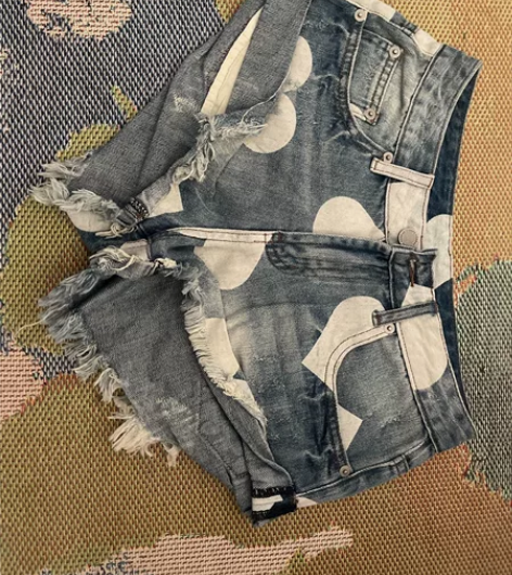 牛仔短裤 全新闲置物品 无吊牌 质量不错 ...