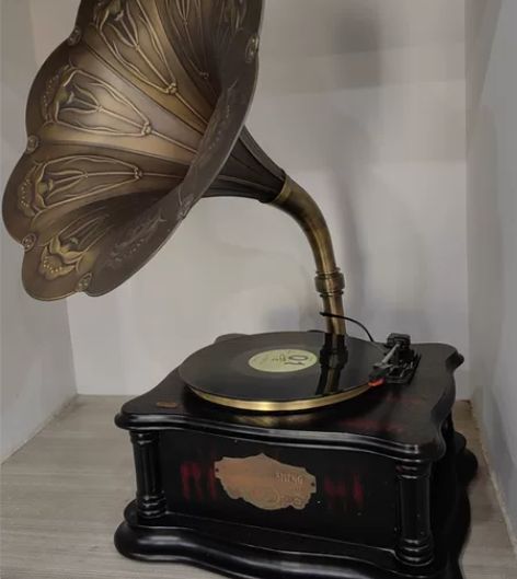 古典唱片机，几乎无使用，闲置转让 感兴趣的...