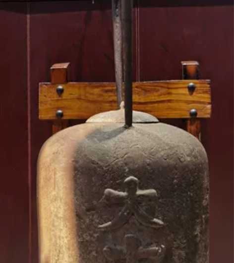 绝品以前寺庙用过的超大号“大吉”铁茶壶，重...