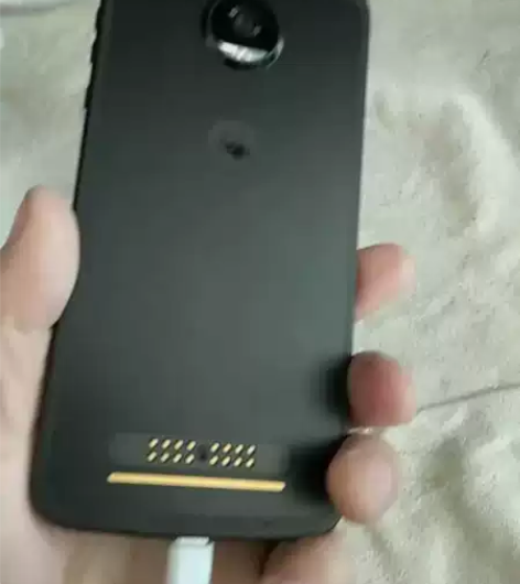 摩托罗拉z2paly，外观98新，300多...