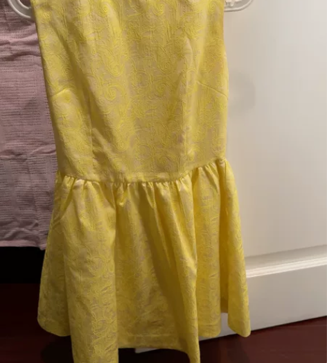 低价处理 太平鸟刺绣重工连衣裙 感兴趣的话...