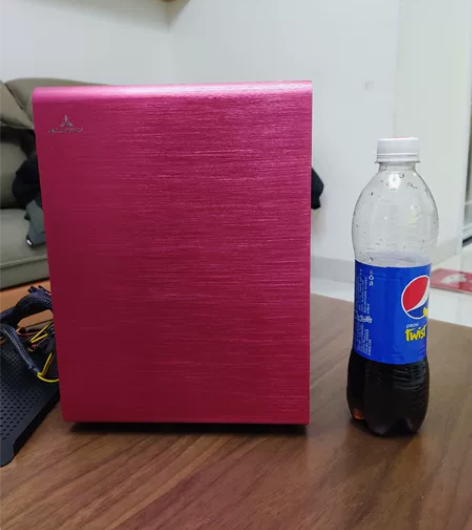 出售mini电脑主机。配置：1.佑泽铝行者...