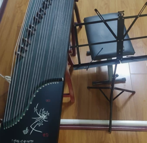 古筝一部，成色如图，350元，东丽万达附近...
