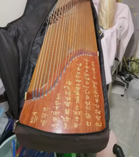 古筝，小孩练了一段时间，后来一直放着，学琴...