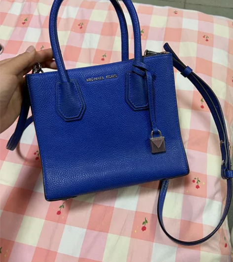 MK风琴包小号，今年最流行的克莱因蓝，非常...