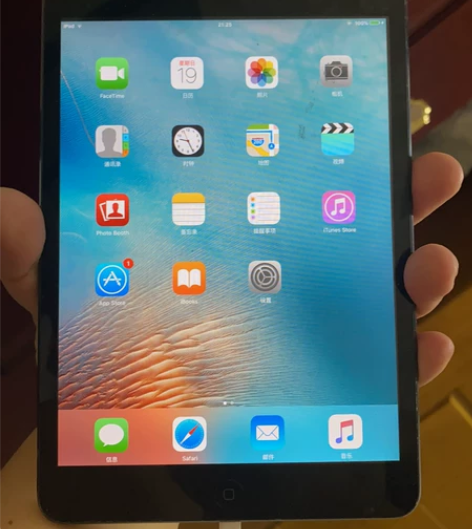 95新 iPad mini 16GB 全原...