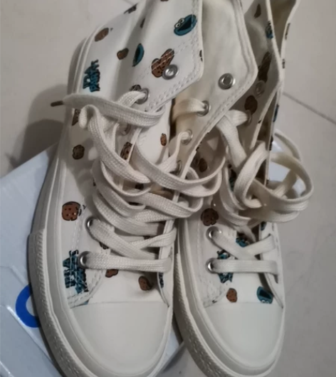 全新帆布鞋,买小了一码,穿不了便宜出! 感...