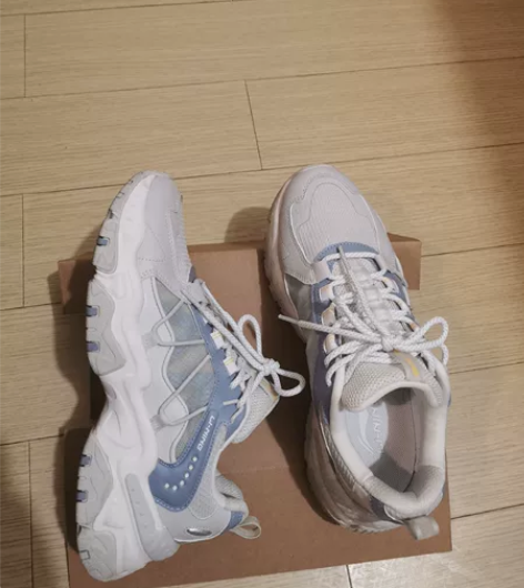 李宁跑步休闲鞋，43码，几乎全新，由于不太...