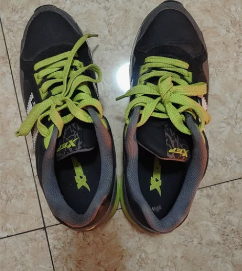 特步休闲鞋 感兴趣的话点“我想要”和我私聊...