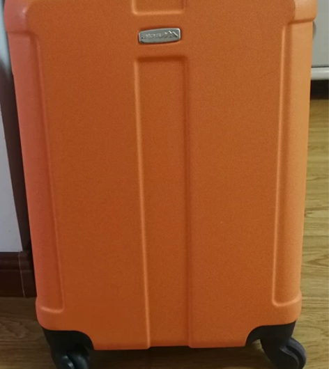 20寸拉杆箱，轮子顺滑，9成新，50元自提...