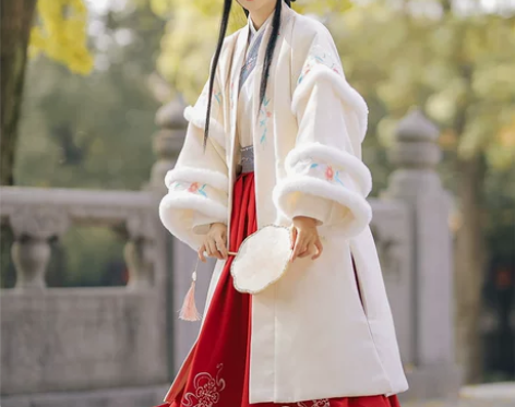 慕雪橙橙 原创汉服女秋冬汉元素毛呢大衣改良...