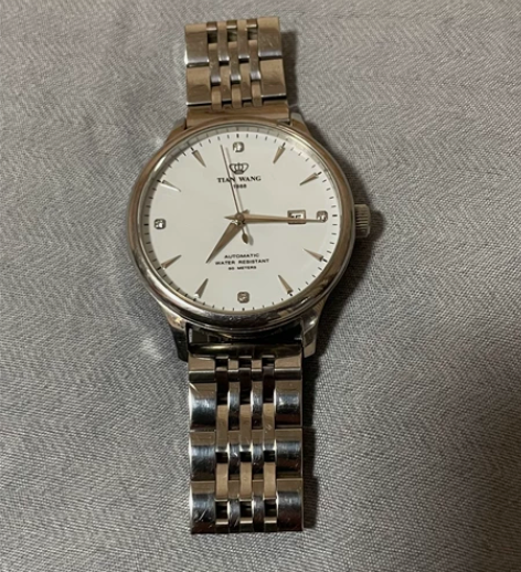 天王手表 买的时候2100 戴过没几次 没...