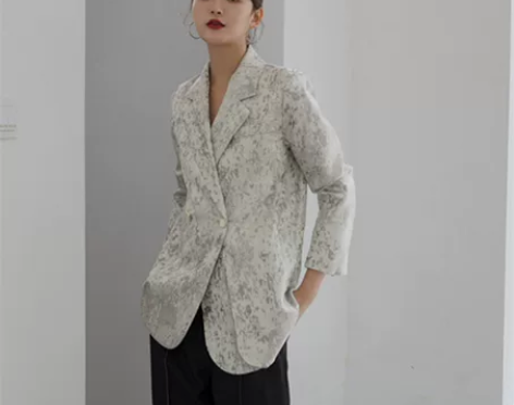 钻石级战衣惊艳 肌理感假两件亮丝提花廓形西...