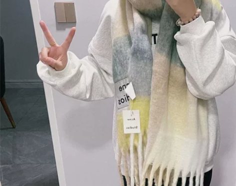 ACne带标海马毛围巾高版本 标卡齐全，颜...