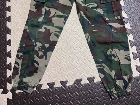 儿童迷彩服，140码，建议135以下孩子穿...