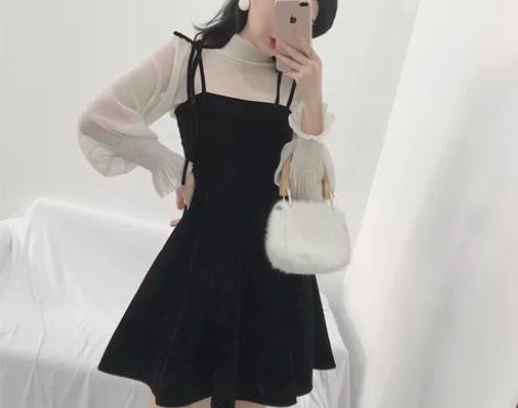 背带裙金丝绒背带裙，全新，洗了一次没穿过。...