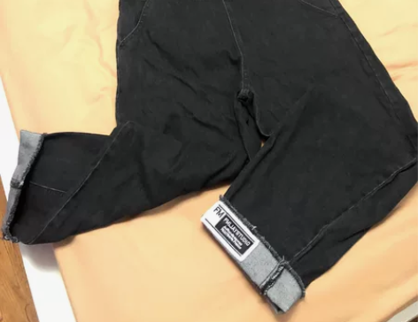 背带牛仔裤 九成新 黑色s码 质感没得说 ...