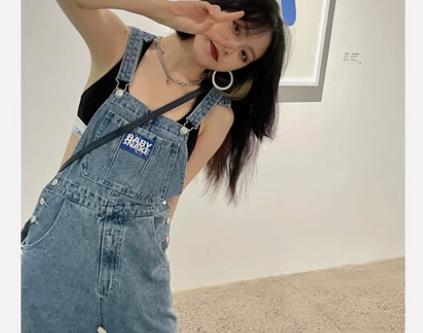 减龄洋气牛仔背带裤女春秋新款直筒宽松显瘦休...