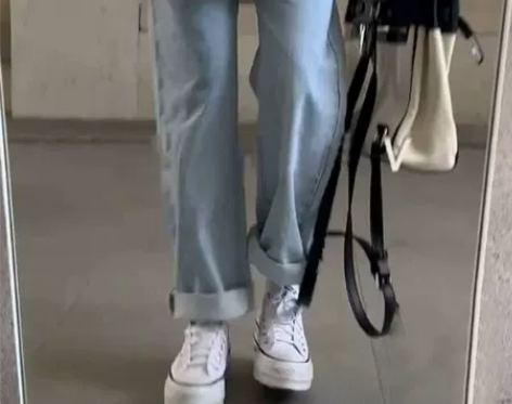 荒 百搭浅蓝色牛仔裤2022春夏新款高腰显...