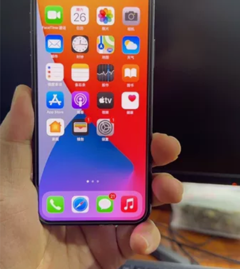 自用的iPhoneX大学的时候在大商的国美...