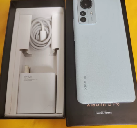 小米12Pro99新，一点划痕都没，在保，...
