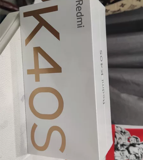 红米k40s，12+256全新未拆封不讲价...