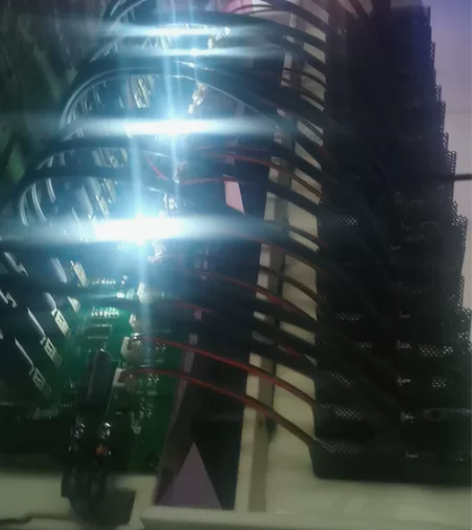 三星s8,4+64主板机 感兴趣的话点“我...