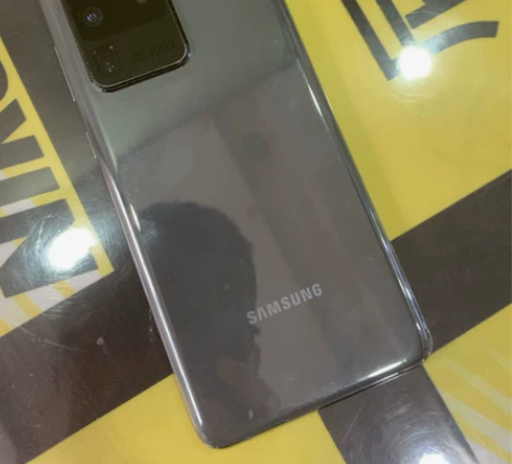 三星s20ultra 拿去修信号没修好不开...