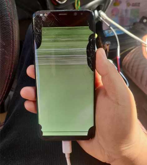 三星s8+内爆，电池鼓包，议价勿扰 感兴趣...