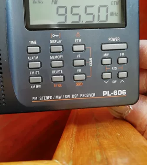 德生PL一606高灵敏度,全波段数字解调立...