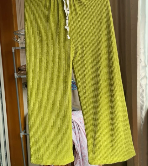 咸菜绿色阔腿裤 感兴趣的话点“我想要”和我...