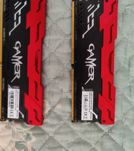 影驰红光内存条 ddr4 2400 8g单...