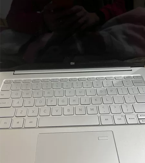 小米笔记本二手买回来1800安装了苹果系统...