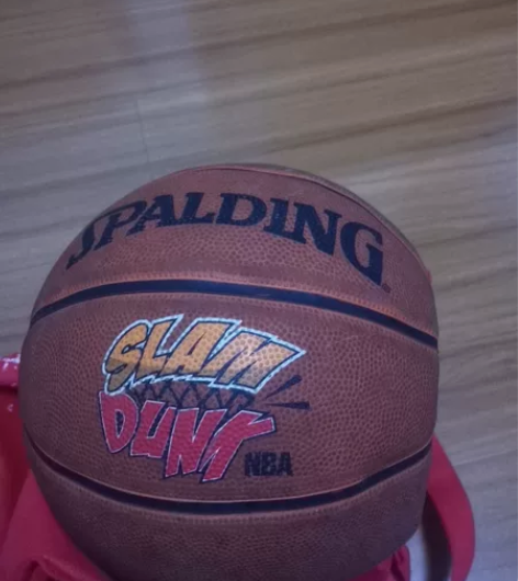 闲置篮球,需要私聊,不退不换。 感兴趣的话...