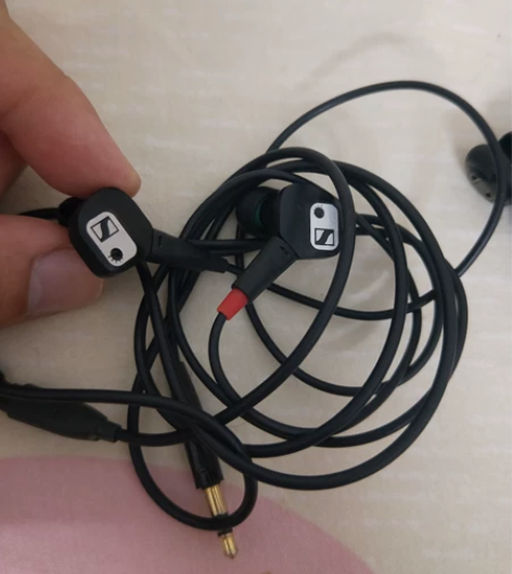 森海塞尔ie80s,复刻版,做工都是很好的...