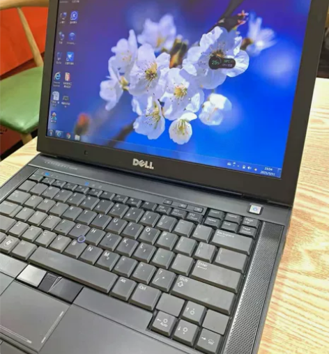 （个人闲置）包邮一台女生自用的14寸戴尔高...