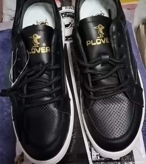 啄木鸟休闲单鞋，40码，全新。 男女同款。