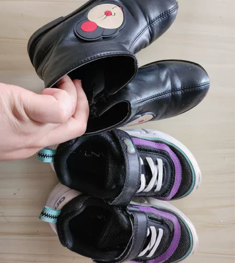 加绒皮鞋童鞋安踏运动鞋两双包邮 感兴趣的话...